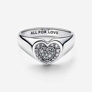[Pandora] radiant heart pave signet ring